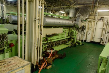 Büyük gemi iç makine dairesi