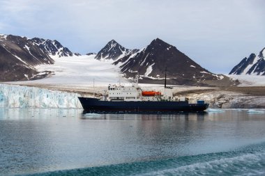Svalbard sefer gemi