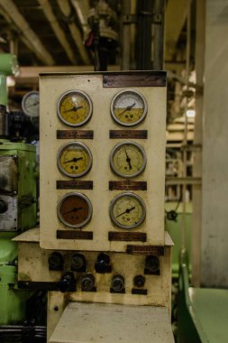 Büyük gemi iç makine dairesi