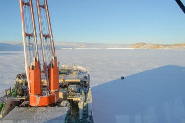 Sefer Gemi buzun içinde