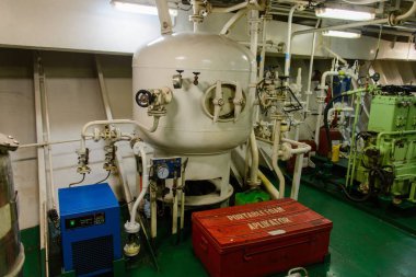 Büyük gemi iç makine dairesi