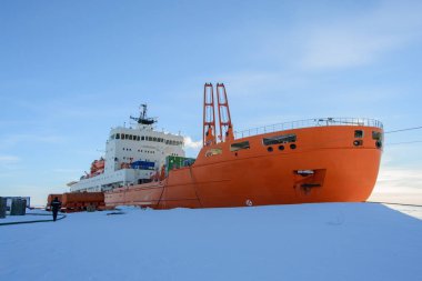 Sefer Gemi buzun içinde