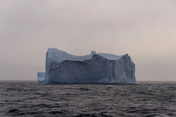 Hermosa Vista Del Paisaje Con Iceberg — Foto de Stock