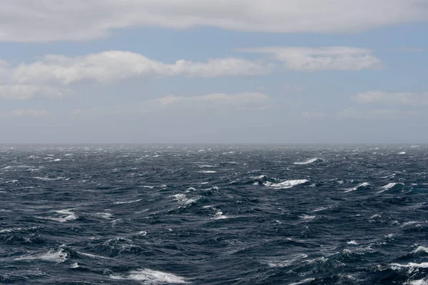 Mar Tempestuoso Bonito Durante Dia — Fotografia de Stock