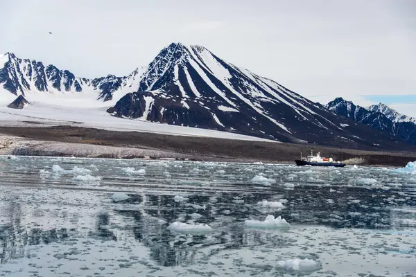 Arktische Landschaft Auf Spitzbergen — Stockfoto