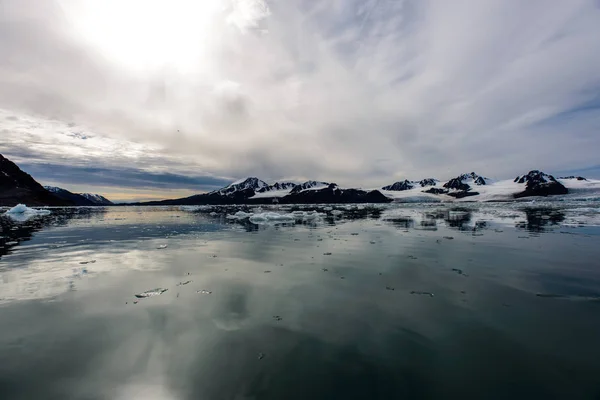 Arktische Landschaft Auf Spitzbergen — Stockfoto