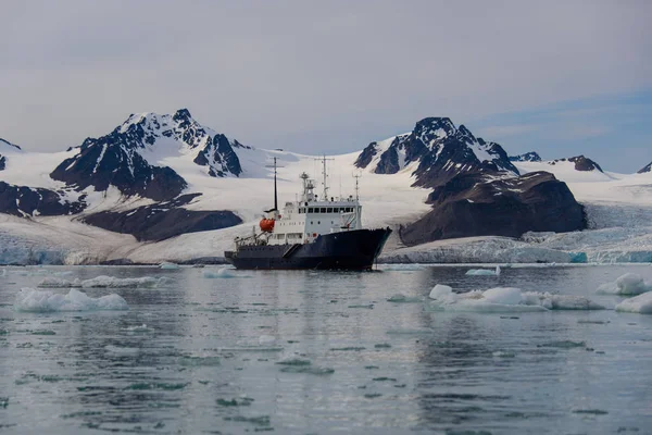 Arktische Landschaft Auf Spitzbergen — Stockfoto