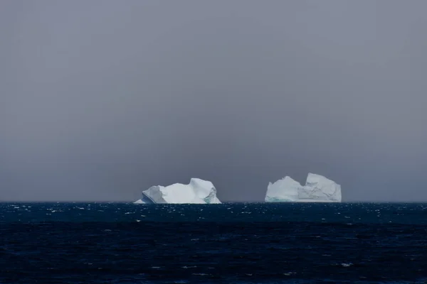 Hermosa Vista Del Paisaje Con Iceberg —  Fotos de Stock