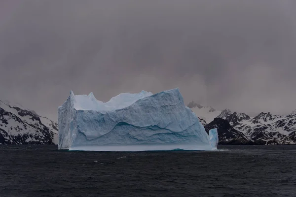 Bella Vista Sul Paesaggio Con Iceberg — Foto Stock