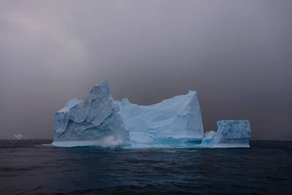 Bela Paisagem Vista Com Iceberg — Fotografia de Stock