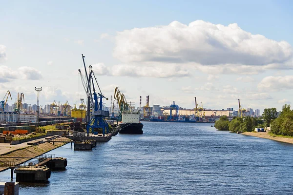 Port Maritime Saint Pétersbourg Avec Navire Amarré — Photo