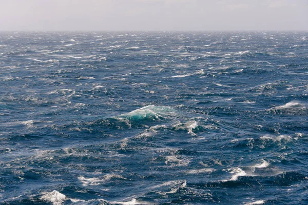 Prachtige Stormachtige Zee Overdag — Stockfoto