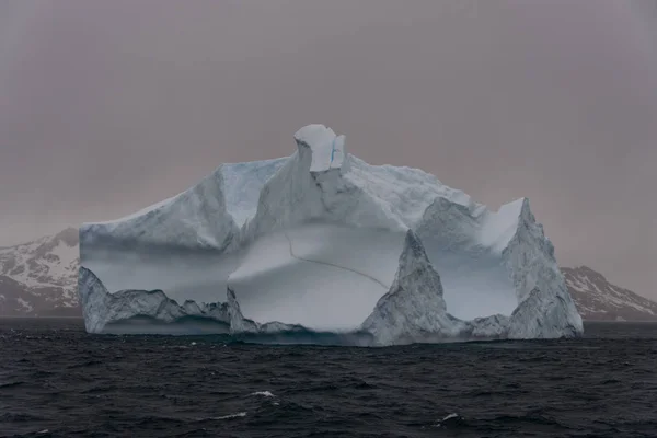 Bella Vista Sul Paesaggio Con Iceberg — Foto Stock