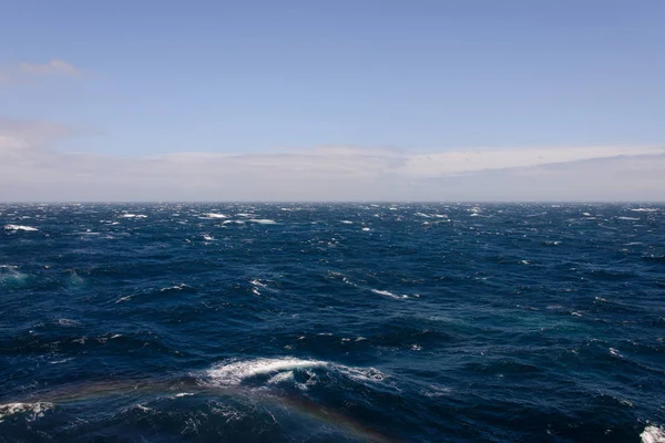 Mar Tempestuoso Bonito Durante Dia — Fotografia de Stock