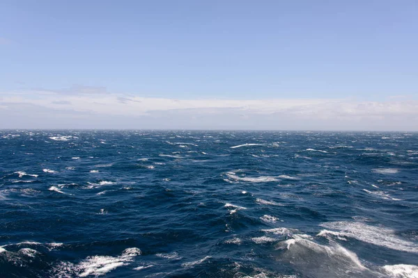 Hermoso Mar Tormentoso Durante Día —  Fotos de Stock