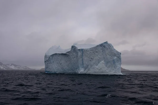 Hermosa Vista Del Paisaje Con Iceberg —  Fotos de Stock