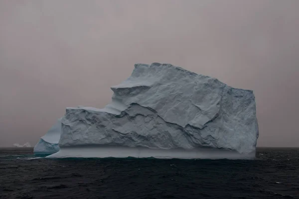 Hermosa Vista Del Paisaje Con Iceberg —  Fotos de Stock