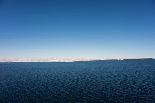 Prachtige Arctische Zeegezicht Weergave — Stockfoto