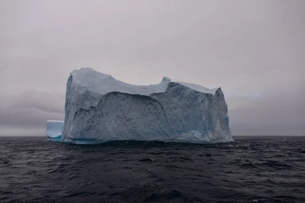 Bella Vista Sul Paesaggio Con Iceberg — Foto Stock