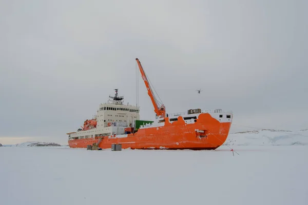 Nave Expedición Hielo —  Fotos de Stock