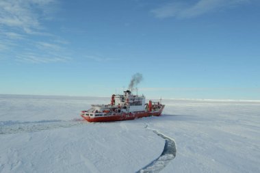 Sefer Gemi buzun içinde
