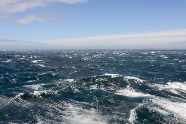 Mar Tempestuoso Bonito Durante Dia — Fotografia de Stock