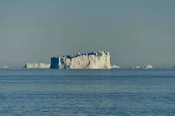 Güzel Bir Grönland Buz Dağı Manzarası — Stok fotoğraf