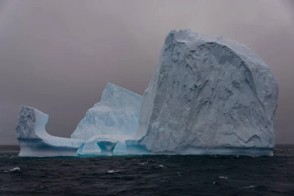 Hermosa Vista Del Paisaje Con Iceberg — Foto de Stock