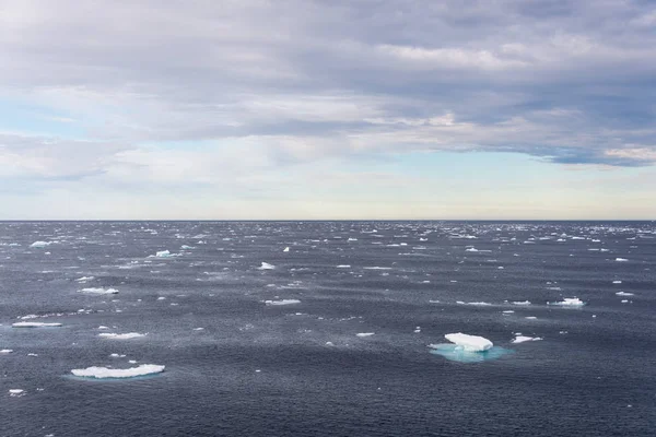 Paesaggio Artico Superficie Del Mare Con Ghiacciaio — Foto Stock