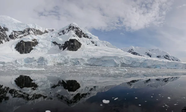 Antarktika Yatay Yansıma — Stok fotoğraf