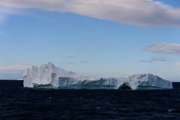 Paisagem Antártica Com Iceberg — Fotografia de Stock