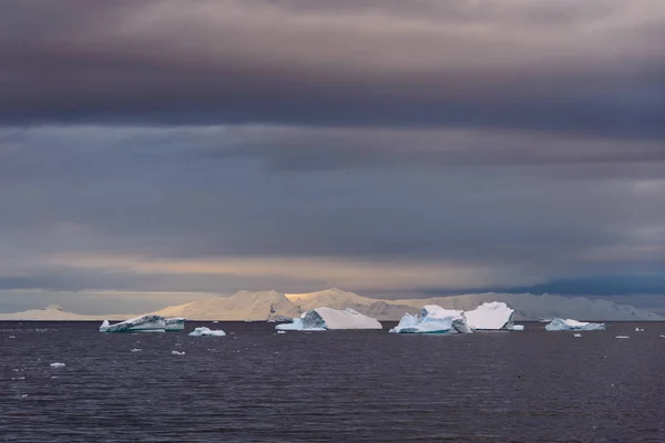 Antarctic Landscape Sea Mountains — Stock Photo, Image