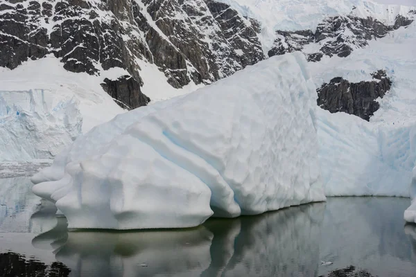 Paysage Antarctique Avec Iceberg — Photo