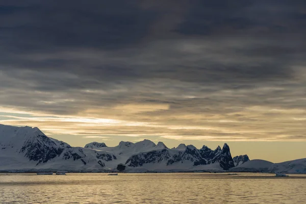 Landskap Antarktis Vid Solnedgången — Stockfoto