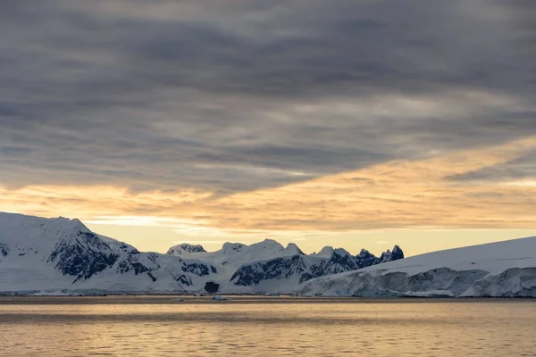 Landschap Antarctica Bij Zonsondergang — Stockfoto