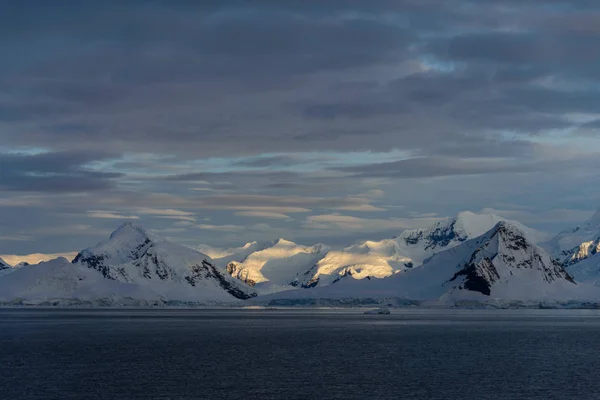 Landschap Antarctica Bij Zonsondergang — Stockfoto