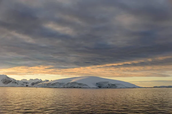 Landschap Antarctica Bij Zonsondergang — Stockfoto