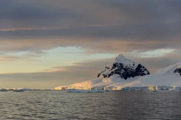 Antartika Günbatımı Manzara — Stok fotoğraf