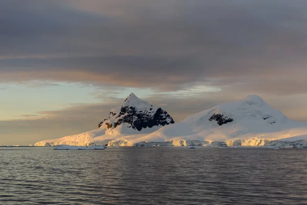 Antartika Günbatımı Manzara — Stok fotoğraf
