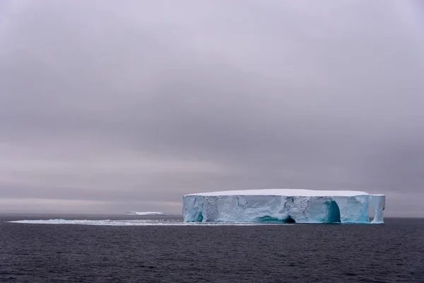 Iceberg Tabular Antártida — Fotografia de Stock