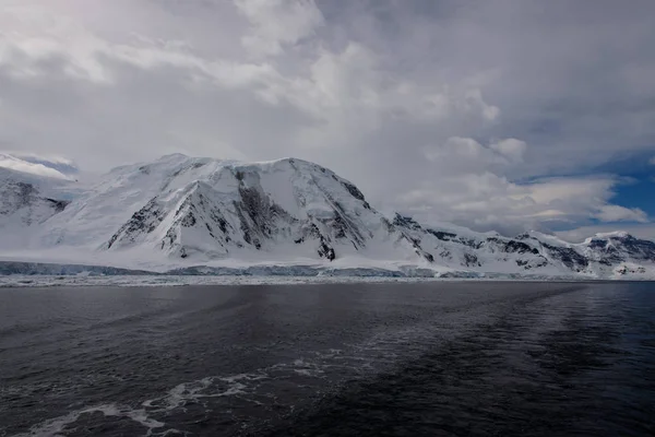 Paisaje Antártico Con Glaciares Montañas — Foto de Stock