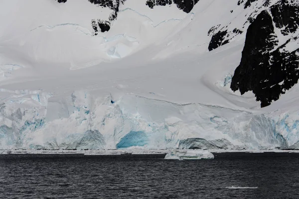 Paisagem Antártica Com Geleira Montanhas — Fotografia de Stock