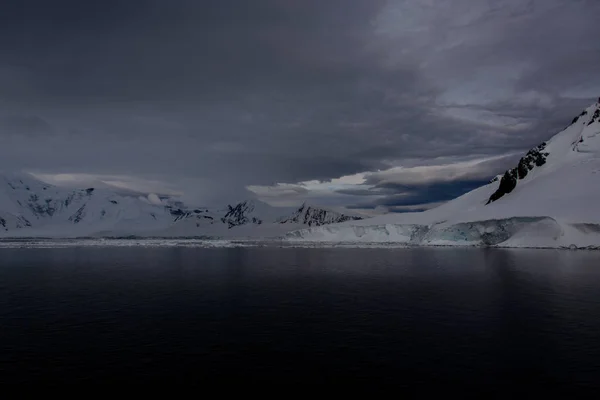 Paysage Antarctique Avec Glaciers Montagnes — Photo