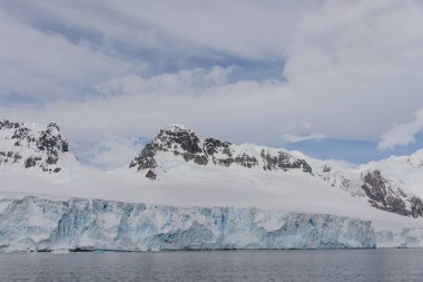 Antarktika yatay, buzul ve dağlar