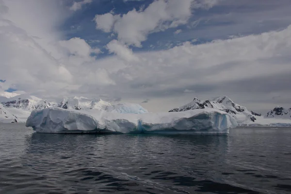 Paysage Antarctique Avec Glaciers Montagnes — Photo