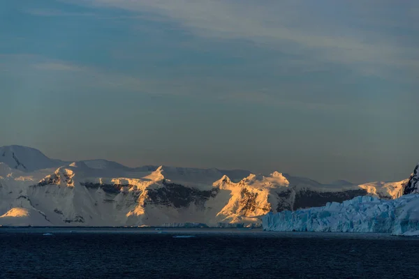 Paisaje Antártico Atardecer —  Fotos de Stock