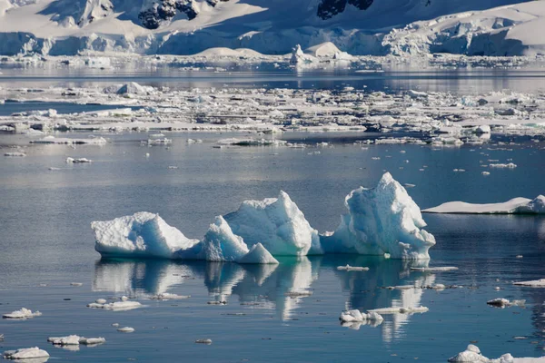 Pezzo Ghiaccio Acqua — Foto Stock