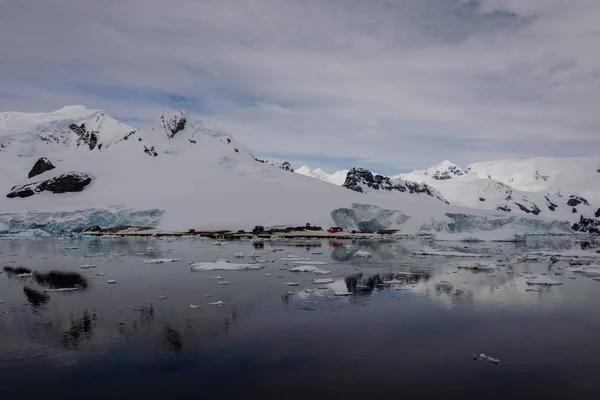 Blick Auf Antarktische Forschungsstation — Stockfoto