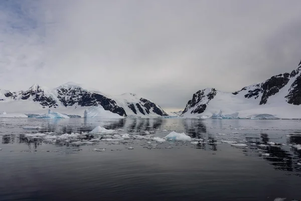 Paisagem Antártica Com Gelo — Fotografia de Stock