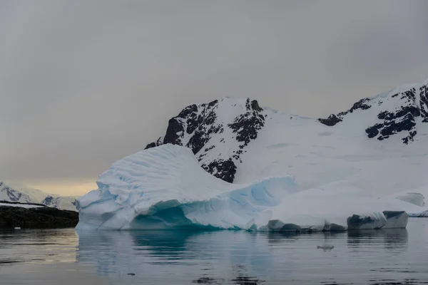 Iceberg Mar Antárctico — Fotografia de Stock